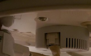 拆卸圆形电脑屏幕的简易教程（轻松拆解你的圆形电脑屏幕，享受DIY的乐趣！）
