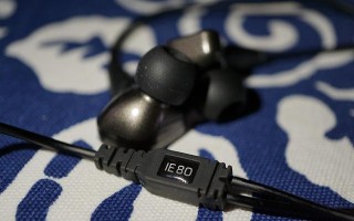 IE80低音体验（探究IE80耳机的低音特点及其对听感的影响）