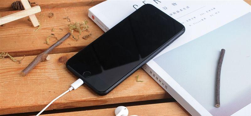 苹果耳机音效（探索苹果耳机音效的卓越表现及其关键特点）-第2张图片-数码深度