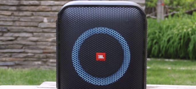 JBL820音箱的音质表现与功能特点剖析（透明纯净的音质，打造身临其境的听觉享受）-第2张图片-数码深度