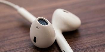 苹果耳机6s音质的优势与特点（揭秘苹果耳机6s音质震撼效果，助你感受音乐的魅力）-第2张图片-数码深度