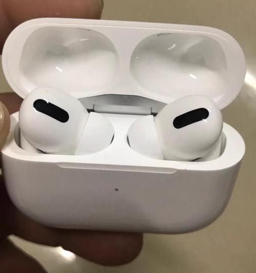 果珈苹果耳机的性能与品质如何？（一款高性能耳机让音乐更动听）-第1张图片-数码深度