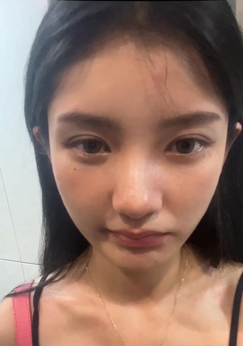 以镜头淋雨的美丽瞬间（舞动雨滴，绽放光华——摄影艺术与雨水的完美结合）-第2张图片-数码深度