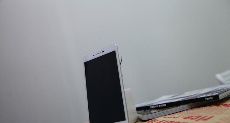 以朵唯L1为主题的全面评测（一款耐用、性能卓越的智能手机）-第3张图片-数码深度