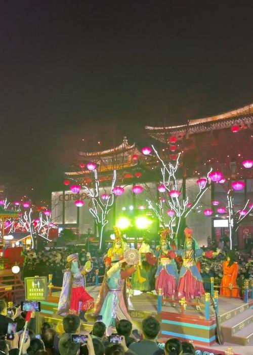 以不夜城的手机如何为用户提供卓越体验（发现手机行业的创新力与前瞻性）-第1张图片-数码深度