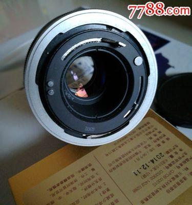 佳能135镜头的表现如何？（探究佳能135镜头的优势和适用场景）-第2张图片-数码深度