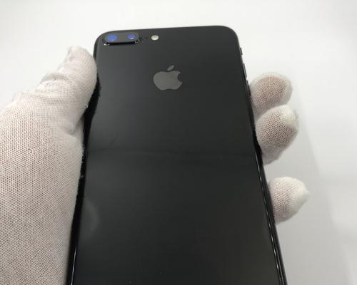 苹果7亮黑色（探索苹果7亮黑色，揭秘极致奢华的魅力）-第3张图片-数码深度