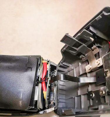 以乐Pro1拆机全解析（了解以乐Pro1内部结构，轻松拆卸维修）-第3张图片-数码深度