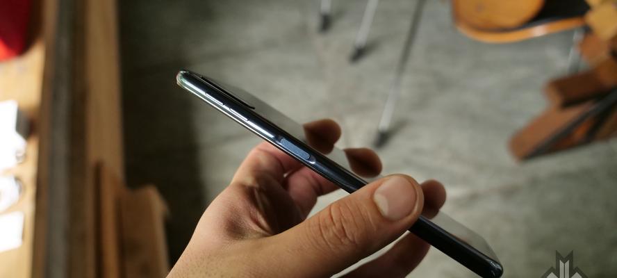 三星新款A7（一部超值的高性能智能手机）-第3张图片-数码深度