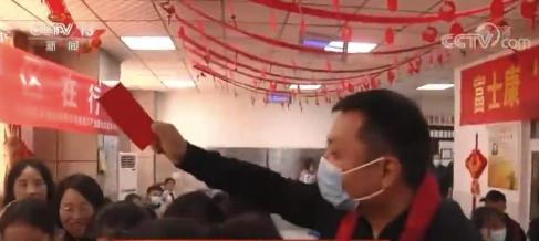 富士康员工过年留守的困境与改变（挑战与机遇，留守过年的富士康员工的故事）-第2张图片-数码深度